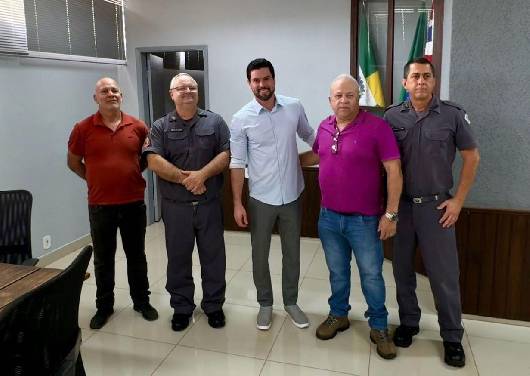 Lucas Pocay participa das comemorações de 32 anos da APAS Ourinhos e visita o 31º Batalhão da Polícia Militar
