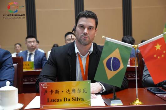 Lucas Pocay representa o Brasil em missão oficial na China