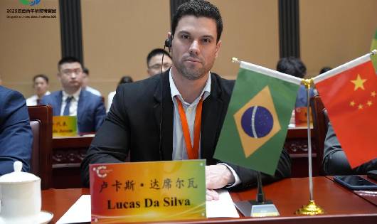 Lucas Pocay representa o Brasil em missão oficial na China