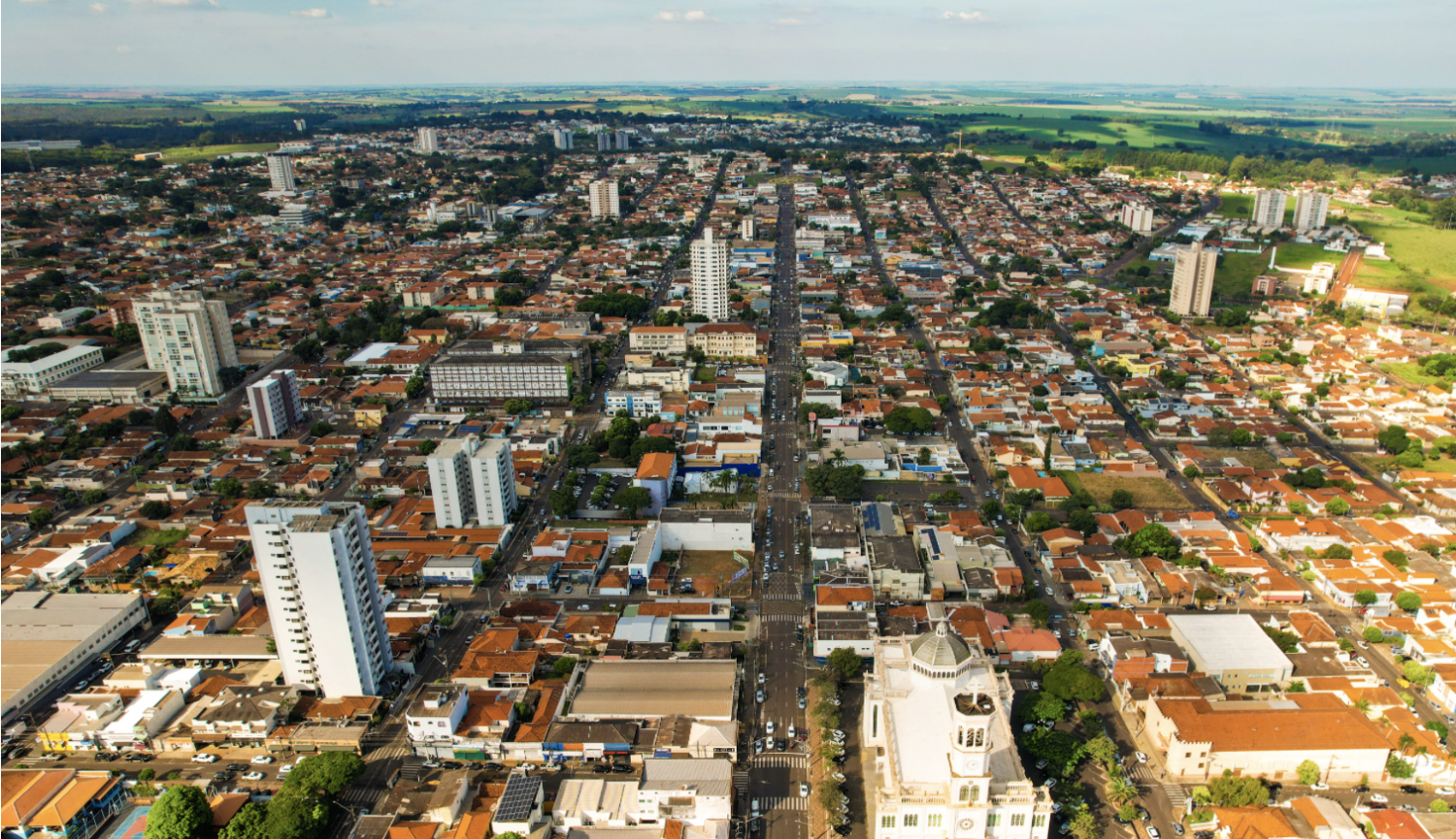 Lucas Pocay homenageia Assis por seus 120 anos